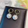 Nuevo estilo japonés y coreano dulce fresco simple metal hebilla de oreja elegante diseño de nicho pendientes de perla elegante moda joyería para orejas