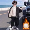 Roupas de Inverno para Meninos Jaqueta de Couro com Pelúcia Estilo Coreano Jaqueta Grossa Bonita para Crianças Roupas Bonitas para Crianças Pequenas e Médias Comércio Exterior