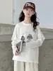 Camiseta de manga larga de otoño para niñas mayores, ropa nueva para niños, top camiseta de dibujos animados para niñas, adelgazante y elegante