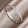 Tendencia de moda pulsera de uñas personalizada micro incrustada circón diseño nicho exquisita pulsera de acero de titanio joyería de alta gama para mujer