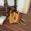 Bolso de Viaje para Mujer 2026 Nuevo Verano Súper Popular Accesorio de Trabajo Bolso de Mano Pequeño Patrón Tejido Bolso Cubo de Hombro Cruzado