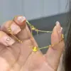 Pulsera de Ojo de Gato con Perlas de Disco Color Dorado para Mujer, Lujo Ligero, Moda de Gama Alta Versátil Pulsera de Perlas Pequeñas Doradas de la Suerte Joyería