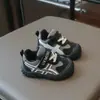 Sapatos de Caminhada para Bebê 2026 Primavera/Outono Solado Macio Anti-Pé Calçados Casuais para Bebês Unissex Esportivos para Crianças Tendência Funcionais
