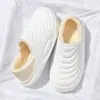 2026 Inverno Novo Antiderrapante Mais Veludo Impermeável Casa Interior Quente Pantufas de Algodão Masculinas Sola Grossa Pantufas de Algodão Mais Veludo