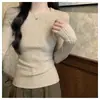 Tricô chique com costela na cintura para afinar a silhueta feminina, novos estilos para outono e inverno, suéter básico modelador, camada interna de manga longa, gola redonda, top com ombro reto
