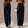 Calça jeans feminina de sarja azul escuro com perna curva, cintura alta, estilo retrô, com costura aparente, corte solto, efeito emagrecedor e design de perna larga