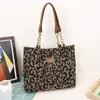 2026 Bolso de Mano Simple de Moda Nuevo Gran Capacidad Casual para el Trabajo Bolso de Hombro Único Moda Otoño Invierno Bolso Tote Versátil
