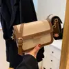 Bolsa Pequena de Textura Fashion Nicho Feminina 2022 Nova Popular Este Ano Bolsa Transversal de Cor Contrastante Elegante Versátil Bolsa Quadrada Pequena