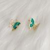 Pendientes de Mariposa de Lujo de Nicho Verde para Mujer, Estilo Dulce Ins con Temperamento, Estilo de Alta Gama para Commuter, Nuevo Modelo 2024 con Incrustaciones de Pedrería