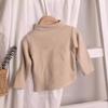 Atacado de Roupas Infantis Camisetas Base para Meninas Primavera, Outono, Inverno 26 Novos Estilos Meninos e Meninas Gola Alta Roupa Íntima Listrada Cor Sólida Manga Longa
