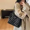 Otoño 2025 Nueva Tendencia de Moda Bolso Tote Simple de Color Sólido Bolso de Hombro Cruzado Bordado Acolchado Texturizado para Viajes
