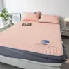 Nuevo Juego de Tres Piezas de Mat de Látex de Seda Helada de Verano, Gorro de Cama Lavable, Esterilla de Cama de Verano, Colcha Estampada para el Hogar