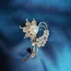 Broche Alto Sentido Moda de Nicho Versátil Estilo Lujo Ligero para Mujer Ramillete Camelia Accesorios para Bodas y Fiestas en stock Venta al por mayor