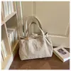 Bolsa de mano de nailon de gran capacidad transfronteriza con múltiples compartimentos, adecuada para que los estudiantes la usen como bolso de hombro para la escuela, o como una bolsa de viaje informal para salidas.