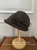 Sombrero Slouchy Retro de Borde Enrollado con Pliegues Estilo Japonés para Mujer, Nuevo Sombrero de Cubo Versátil para Verano y Otoño que Hace que el Rostro Parezca Más Pequeño