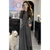 Conjunto Elegante de Roupa Novo Estilo 2026 com uma Vibe Relaxada, Suéter de Tricô Cinza Retrô e Calça de Cintura Alta Conjunto de Duas Peças para Outono e Inverno