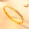 Pulsera de Acero Inoxidable Completa de Diamantes Diseño de Alto Nivel Transfronteriza Lujo Ligero Moda Más Vendida Pulsera con Colgantes que No se Caen para Mujer