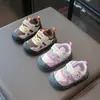 Zapatos para caminar de bebé con suelas blandas, antideslizantes, con velcro, diseño de dibujos animados, para niños y niñas de 1 a 3 años, nuevo modelo de otoño
