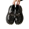 Zapatos casuales de cuero negro estilo británico, modernos y versátiles, combinan bien con faldas, zapatos de mujer con hebillas metálicas, mocasines casuales de suela gruesa para aumentar la altura