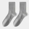 Calcetines de media pantorrilla para hombre con patrón de diamantes de niebla suave F, Calcetines de algodón puro anti-pilling, Calcetines antibacterianos 10A para todas las estaciones, Calcetines para hombre de la Industria de Calcetines de Zhuji