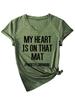 Camiseta de temperamento sencillo de Amazon, mi corazón está en esa alfombra, nueva camiseta europea y americana de manga corta con cuello en V para mujer