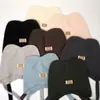 Chapéu de Lã para Outono e Inverno, Chapéu de Tricô Super Fofo Estilo Gato com Tiras, Versátil, Quente, Chapéu Protetor de Orelhas, Atacado Personalizado