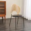 Silla con Carcasa de Madera Maciza Nórdica Silla de Comedor Silla con Respaldo Silla de Celebridad de Internet Silla Retro Francesa de Mediados de Siglo Silla Sencilla de Comedor Silla para Maquillaje