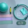 Anillo de Pilates Juego de Siete Piezas con Correa de Asistencia para Estirar, Banda de Resistencia de Silicona, Calcetines de Yoga, Pelota de Yoga, Combo Adelgazante