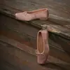 Zapatos de Ballet Satinados Retro Franceses con Lazo para Mujer, Nuevo Estilo Primavera Versátiles de Punta Cuadrada Suela Suave Boca Baja Zapatos Individuales para Uso en Exteriores