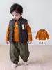 Elegante chaleco de invierno de plumas para niños, con un relleno del 90% de plumón, un estampado de dinosaurios y una capa exterior de plumón de pato blanco, en un estilo de invierno coreano