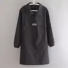 Delantal elegante, impermeable y transpirable de manga larga para uso en peluquería y cocina, adecuado tanto para hombres como para mujeres, con cuello alto y cierres a presión