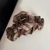 Pinza para el pelo plisada esponjosa de satén estilo coreano para mujer, pinza de garra grande de alta gama para cabello grueso, accesorio para el cabello