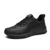 Zapatos de cuero de nuevo estilo para hombre, zapatos deportivos de moda de estilo coreano, zapatos casuales para hombres, zapatos negros para adolescentes, zapatos para correr, viajes y moda.