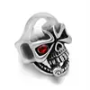 Anillo de calavera punk europeo y americano personalidad Diamante Rojo anillo extraño acero inoxidable joyería para hombre SA900