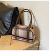 Bolso Pequeño de Cuadros Estilo Coreano de Nicho Ins para Mujer 2026 Nuevo Bolso Boston Moda Versátil Bolso de Hombro para Viajar