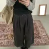 Foto real de outono de 2026, calça feminina coreana Dongdaemun de alta qualidade, simples, retrô, perna larga, cropped, cintura alta, veludo cotelê afunilador