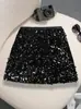 Saia Curta Lantejoula Pesada Design de Moda Feminina Primavera 2026 Anti-Exposição Cintura Alta Bodycon Sexy Saia 9890