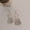 Brincos de Férias na Praia estilo étnico retrô com design de borla feito à mão, temperamento feminino, Miao de Yunnan, brincos longos versáteis