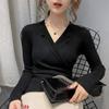 Camiseta Interior para Mujer, Otoño e Invierno 2025 Nuevo Estilo Negro Manga Larga Ajustado Cuello en V Suéter Top de Punto