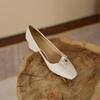 Zapatos de Estilo Fresco Mariposa Retro Punta Cuadrada Zapatos de Primavera Nuevos para Mujer Tacón Medio Piel de Vaca Boca Baja Tacones Altos Tacón Grueso Zapatos de Mujer