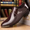 Superficie brillante zapatos formales de negocios para hombre punta fina tacón bajo zapatos de cuero de comercio exterior zapatos de hombre en stock al por mayor Zapatos Derby