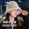Sombrero de pescador de alta gama súper elegante para mujer hecho de lana de cordero, adecuado para otoño e invierno, estilo coreano, versátil y estiliza el rostro, sombrero tipo cubo de moda
