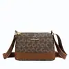Bolsa Feminina 2026 Nova Moda Inverno Retro Estampa de Letras Bolsa de Mão Versátil Casual Transversal Bolsa para Mãe