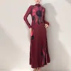 Conjunto de Comércio Exterior Aliexpress para Mulheres, Conjunto de Duas Peças da Moda, Roupas Femininas Transfronteiriças para Primavera e Outono, Camiseta de Manga Longa, Saia Longa