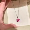 Collar de Flor Rojo Rosado Deslumbrante de Tono Frío con Dopamina, Diseño Único, Versátil, Delicado, Suave, Sencillo, Longitud de Clavícula para Mujeres