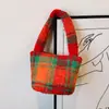 Bolso Transfronterizo para Mujeres, Bolsa de Almuerzo para el Trabajo, Bolso de Mano, Bolso de Mano Nuevo Estilo Otoño e Invierno 2026, Bolso Cubo de Felpa
