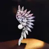 Broche de Pluma Estelar con Gradiente de Lujo y Diseño Único, Broche de Cristal Tridimensional, Artículo de Regalo de Perla de Agua Dulce