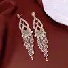 Brincos de Tarraxa com Pingente Redondo de Zircônia Cúbica e Franja Prateada Leve Luxo Toque de Alto Padrão Estilo Vintage Brincos Elegantes Modernos Acessórios de Brinco Versáteis