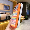 O Macaron Mais Vendido da América do Norte com Listras Coloridas Capa de Celular Amigável à Pele para iPhone 17 Capa de Silicone Líquido para Apple 18Pro