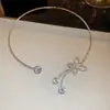 Colar de borboleta com design único, corrente assimétrica para clavícula com franja de diamantes, colar para uso diário e encontros atacado